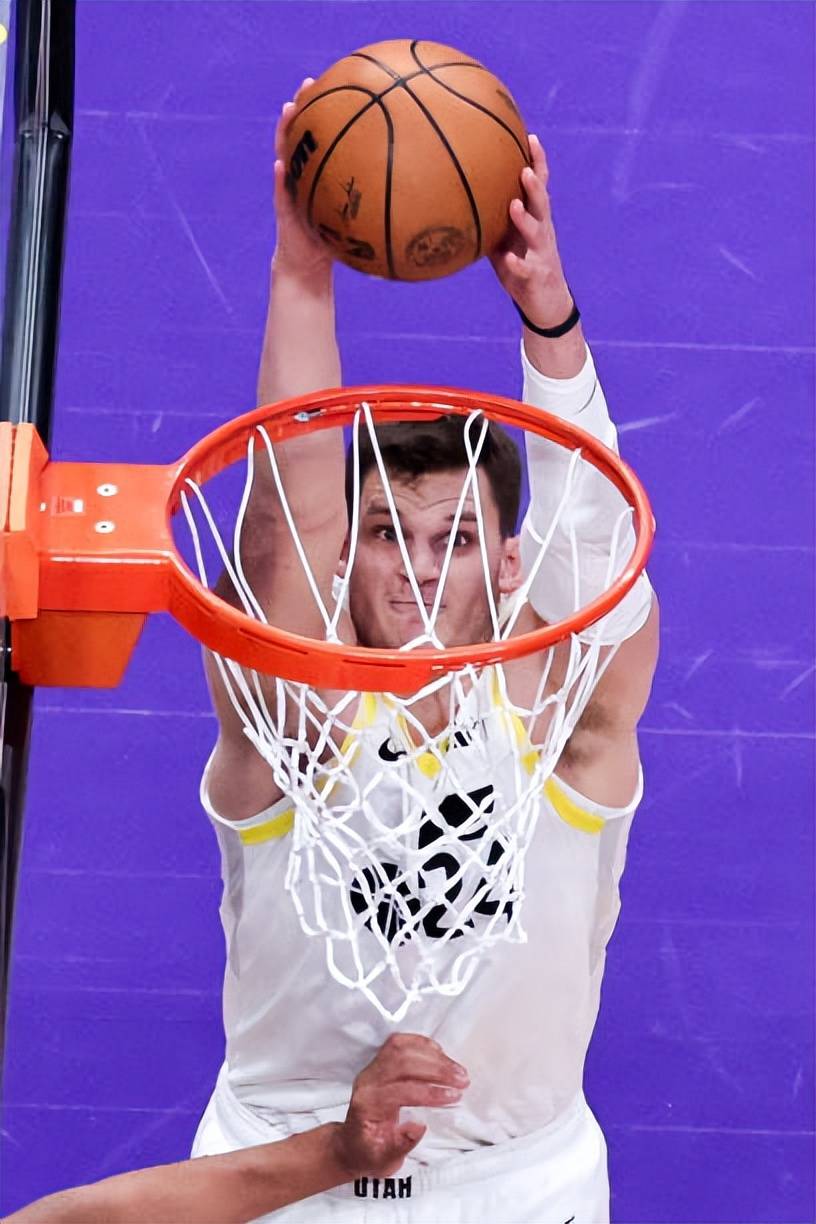 猛龙力克篮网,迎来九连胜! 猛龙力克篮网,迎来九连胜!