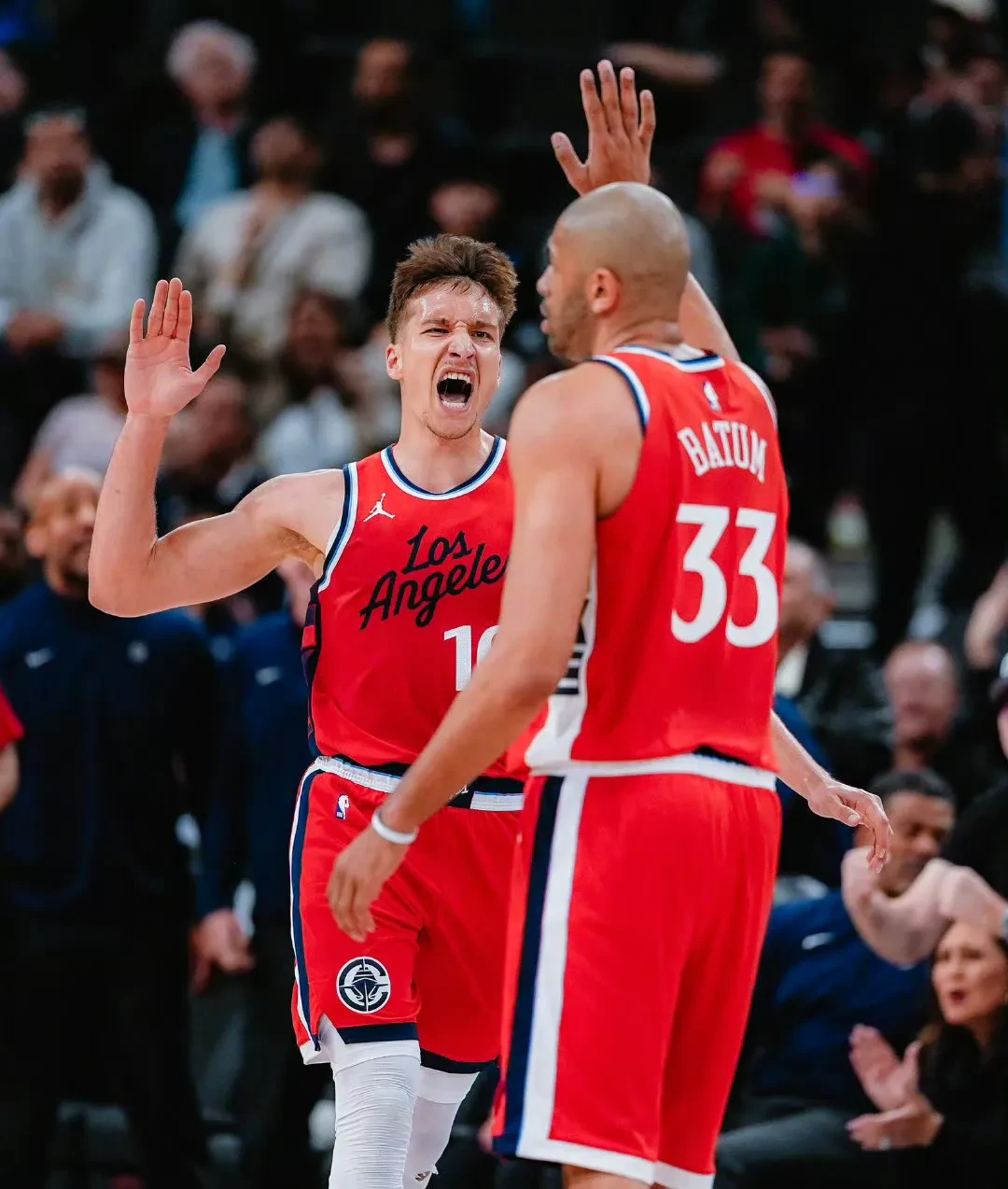 快船逆转灰熊，总比分2-1领先！的简单介绍