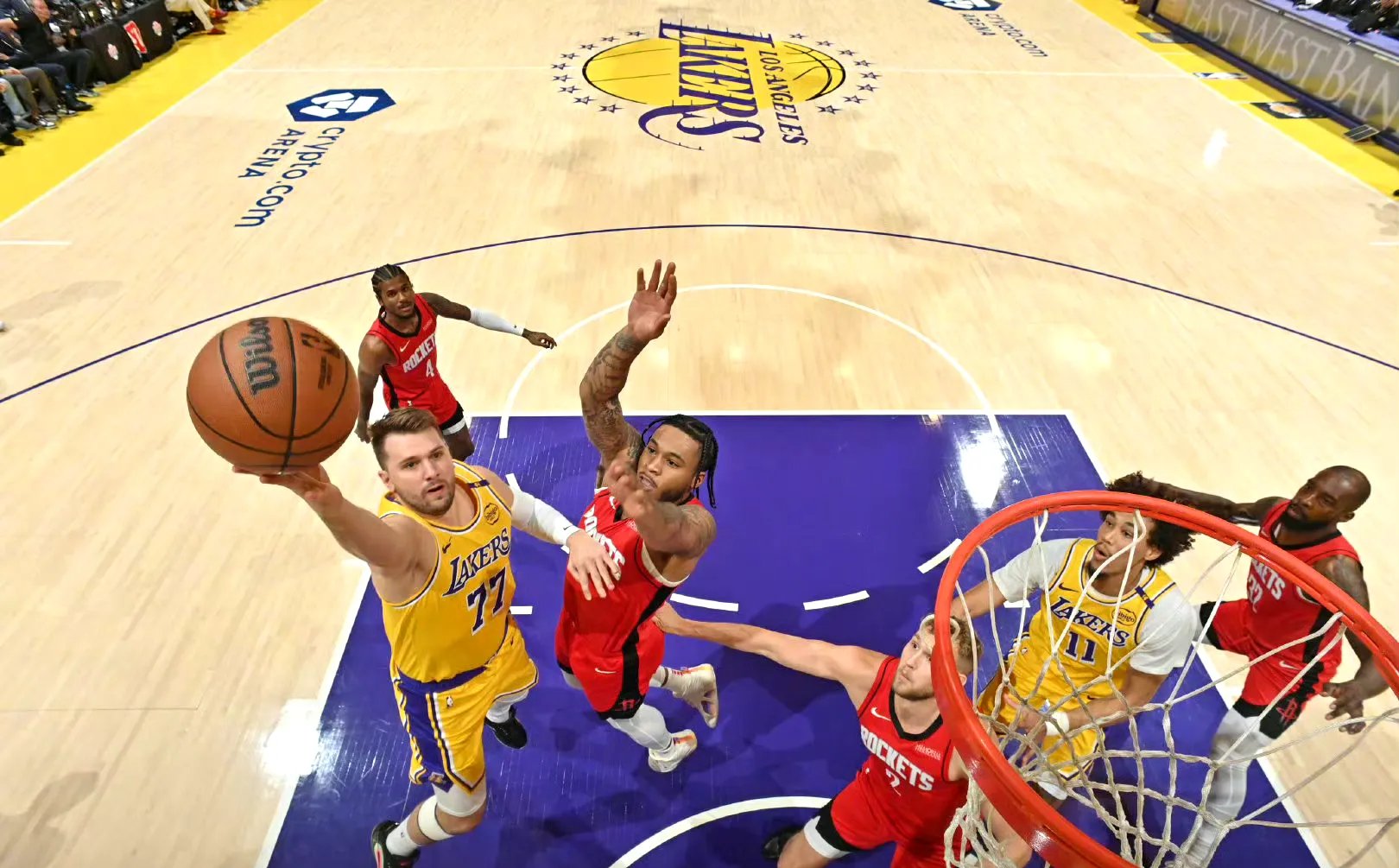 湖人主场力克奇才,状态回暖 湖人主场力克奇才,状态回暖