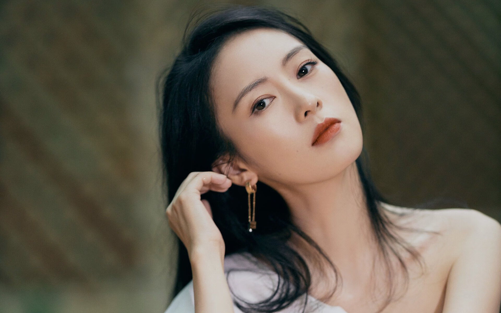 马丁内利一箭穿心，巴萨逆境翻盘淘汰曼城