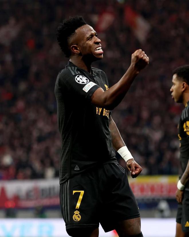 开云体育-本泽马压制级发挥，AC米兰防守锁死勒沃库森