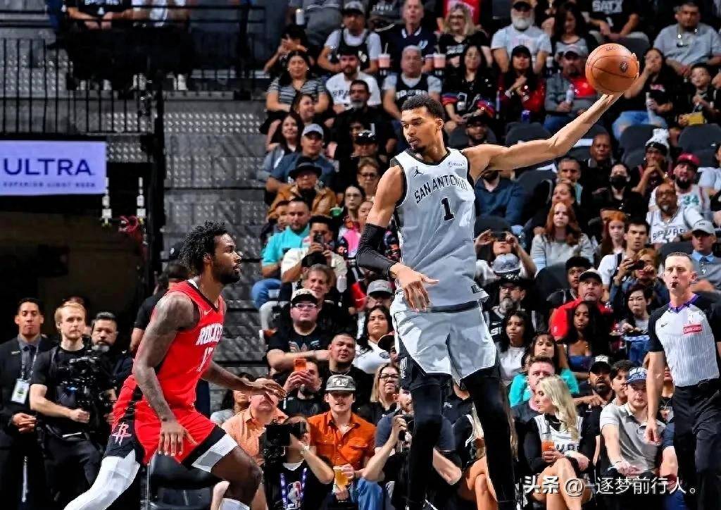 公牛压哨击败马刺,锡安在NBA季后赛接管比赛 公牛压哨击败马刺,锡安在NBA季后赛接管比赛